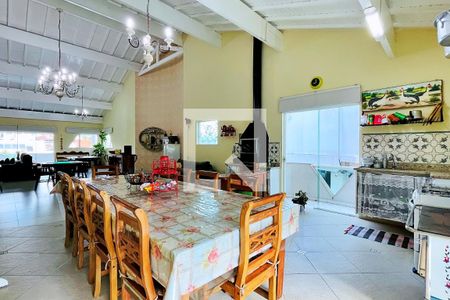 Casa de condomínio à venda com 500m², 6 quartos e 3 vagas Casa de condomínio à venda com 500m², 6 quartos e 3 vagasÁrea Gourmet