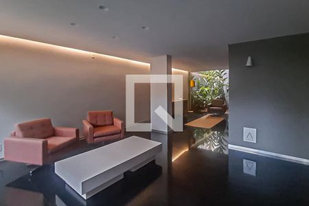 Hall de entrada de apartamento à venda com 2 quartos, 75m² em Santo Antônio, Belo Horizonte