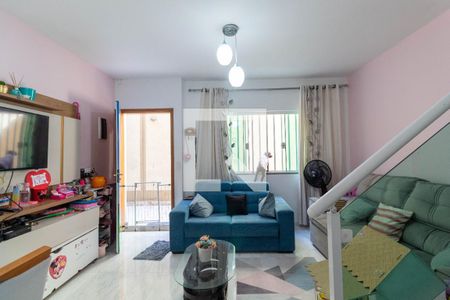 Sala de casa de condomínio para alugar com 3 quartos, 110m² em Vila Ré, São Paulo