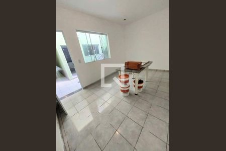 Casa à venda com 3 quartos, 169m² em Vila Valparaiso, Santo André