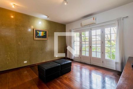 Casa à venda com 4 quartos, 400m² em Alto de Pinheiros, São Paulo