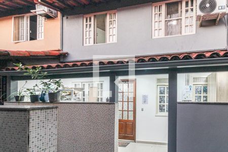Casa de condomínio à venda com 60m², 2 quartos e 1 vaga Casa de condomínio à venda com 60m², 2 quartos e 1 vagaFachada
