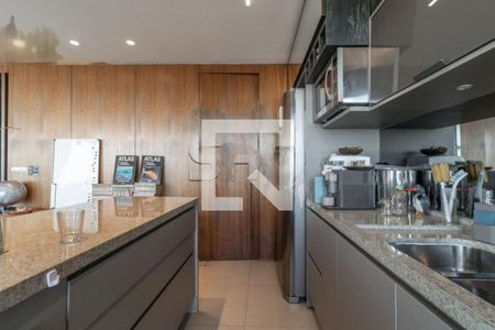 Apartamento à venda com 3 quartos, 260m² em Pinheiros, São Paulo