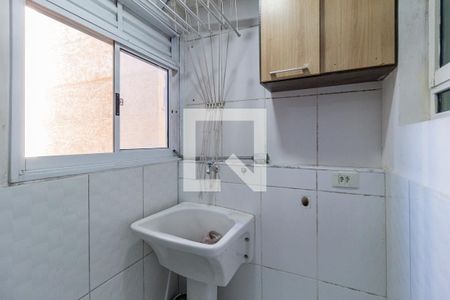 Cozinha e área de serviço de apartamento para alugar com 2 quartos, 50m² em São Pedro, Osasco