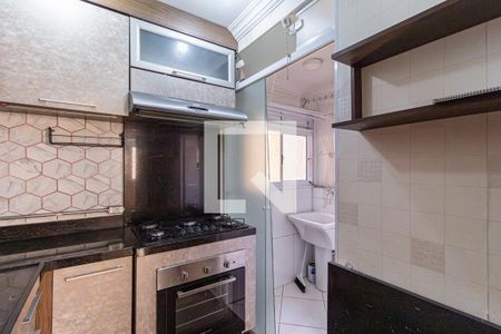 Cozinha e área de serviço de apartamento para alugar com 2 quartos, 50m² em São Pedro, Osasco