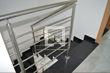 Escada de casa à venda com 3 quartos, 220m² em Morro do Confisco, Contagem