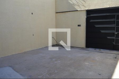 varanda/garagem da sala de casa à venda com 3 quartos, 220m² em Morro do Confisco, Contagem