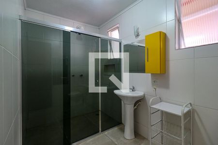 Banheiro Corredor de casa para alugar com 3 quartos, 72m² em Vila Marari, São Paulo