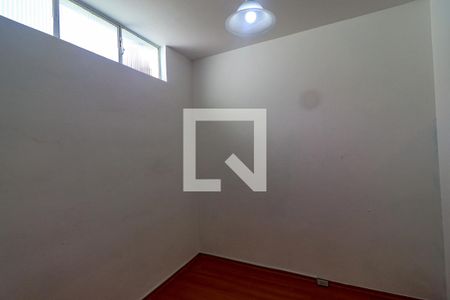 Quarto 1 de casa para alugar com 3 quartos, 72m² em Vila Marari, São Paulo