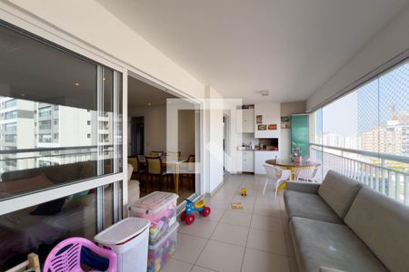 Varanda de apartamento à venda com 3 quartos, 127m² em Vila Firmiano Pinto, São Paulo