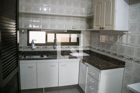 Cozinha de casa de condomínio para alugar com 3 quartos, 150m² em Praia do Flamengo, Salvador