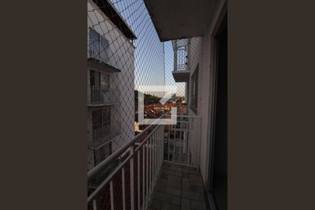varan de apartamento para alugar com 3 quartos, 70m² em Galo Branco, São Gonçalo
