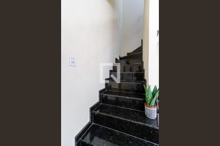 Escada Quartos de casa de condomínio à venda com 3 quartos, 100m² em Vila Mazzei, São Paulo