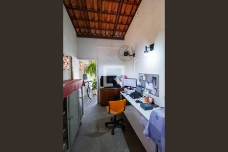 Escritório de casa à venda com 3 quartos, 131m² em Planalto, Belo Horizonte