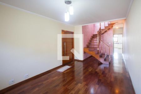 Sala de casa para alugar com 3 quartos, 186m² em Jardim Iracema, São Paulo