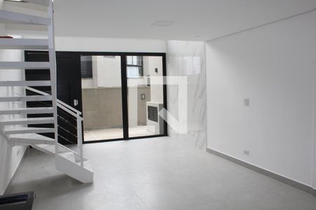Casa de condomínio para alugar com 123m², 2 quartos e 2 vagasSala