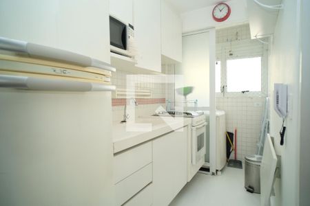 Cozinha de apartamento para alugar com 1 quarto, 44m² em Pinheiros, São Paulo