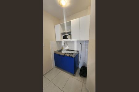 Cozinha de kitnet/studio para alugar com 1 quarto, 32m² em Gonzaga, Santos