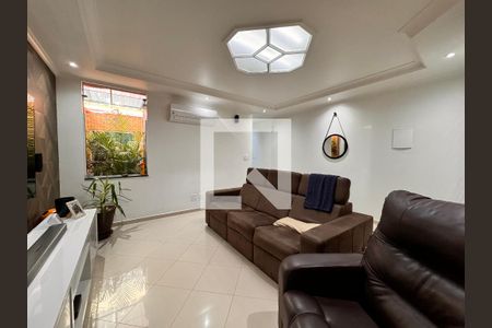 Sala de casa à venda com 4 quartos, 204m² em Parque Novo Oratório, Santo André