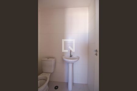 Banheiro de apartamento para alugar com 1 quarto, 28m² em Vila Cláudia, São Paulo