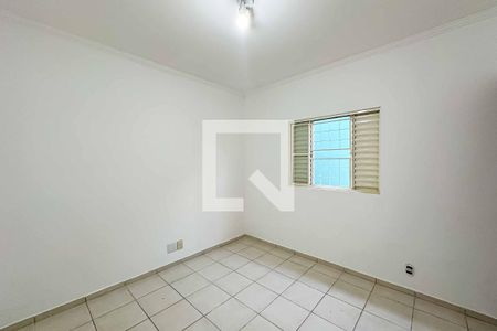 Quarto 1 de casa para alugar com 1 quarto, 60m² em Parque Maria Domitila, São Paulo