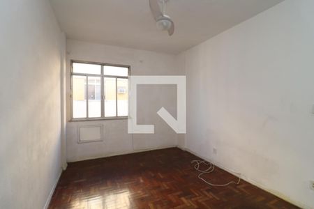 Quarto 1 de apartamento para alugar com 2 quartos, 60m² em Jardim Guanabara, Rio de Janeiro