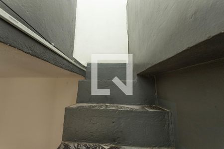 Escada  de casa para alugar com 2 quartos, 71m² em Vila Nogueira, Diadema
