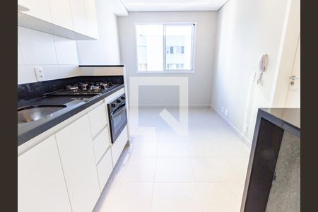 Sala/Cozinha de apartamento à venda com 1 quarto, 25m² em Vila Cláudia, São Paulo