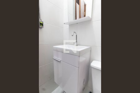 Banheiro de casa para alugar com 1 quarto, 30m² em Chora Menino, São Paulo