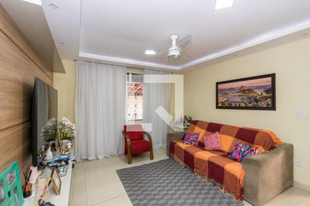 Sala de casa à venda com 3 quartos, 131m² em Brás de Pina, Rio de Janeiro