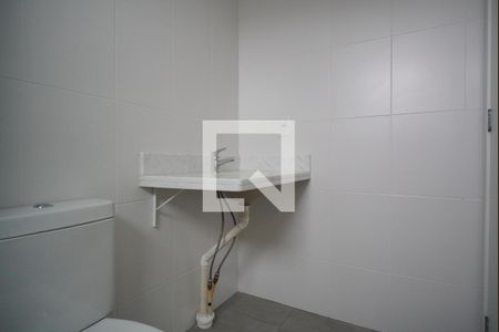 Banheiro - Suíte de apartamento para alugar com 2 quartos, 58m² em Jardim do Salso, Porto Alegre