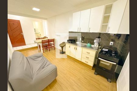 Sala de TV de apartamento para alugar com 2 quartos, 60m² em Ingleses do Rio Vermelho, Florianópolis