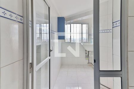 Apartamento à venda com 108m², 2 quartos e 1 vaga Apartamento à venda com 108m², 2 quartos e 1 vagaCozinha e Área de Serviço