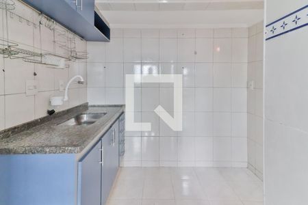Apartamento à venda com 108m², 2 quartos e 1 vaga Apartamento à venda com 108m², 2 quartos e 1 vagaCozinha e Área de Serviço