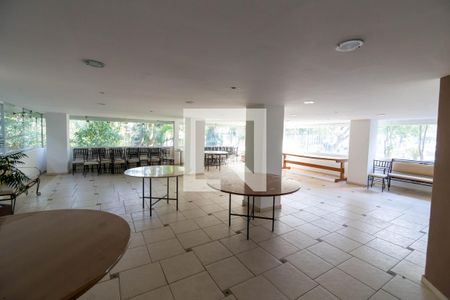 Apartamento à venda com 108m², 2 quartos e 1 vaga Apartamento à venda com 108m², 2 quartos e 1 vagaÁrea comum - Salão de festas