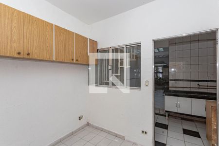 Casa à venda com 255m², 5 quartos e 2 vagas Casa à venda com 255m², 5 quartos e 2 vagasArea de serviços