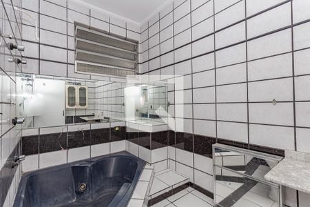 Banheiro de casa à venda com 3 quartos, 255m² em Aclimação, São Paulo