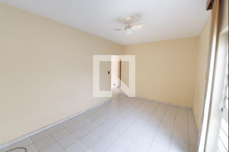 Sala de casa para alugar com 3 quartos, 150m² em Parque Residencial Bom Conselho, Taubaté