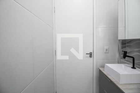 Banheiro de kitnet/studio para alugar com 1 quarto, 25m² em Vila Santa Teresa (zona Leste), São Paulo