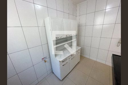 Cozinha de apartamento para alugar com 2 quartos, 48m² em Califórnia, Belo Horizonte