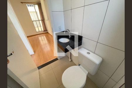 Banheiro de apartamento para alugar com 2 quartos, 48m² em Califórnia, Belo Horizonte