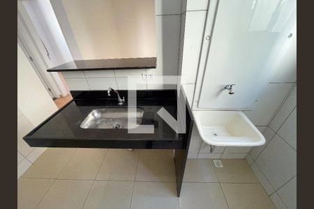 Cozinha de apartamento para alugar com 2 quartos, 48m² em Califórnia, Belo Horizonte