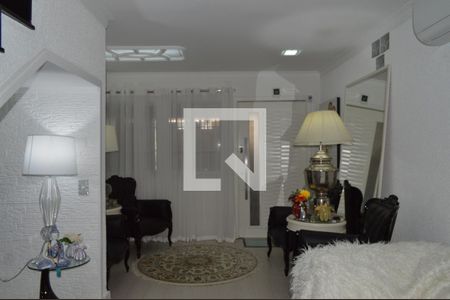 Sala de casa à venda com 3 quartos, 201m² em Cambuci, São Paulo