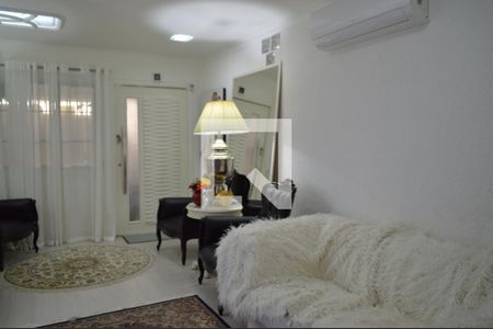 Sala de casa à venda com 3 quartos, 201m² em Cambuci, São Paulo