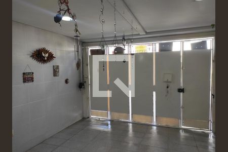 Garagem de casa à venda com 4 quartos, 201m² em Cambuci, São Paulo