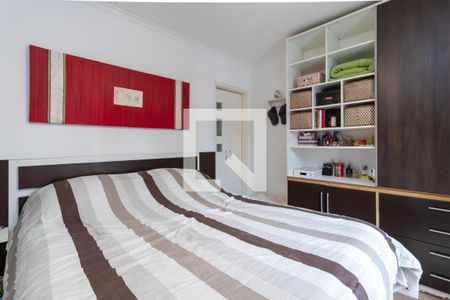 Suíte de casa de condomínio à venda com 3 quartos, 183m² em Conjunto Residencial Santa Terezinha, São Paulo