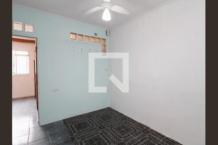 Sala de casa para alugar com 4 quartos, 100m² em Parque Edu Chaves, São Paulo