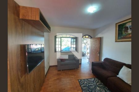 Sala de TV de casa para alugar com 6 quartos, 240m² em Linda Vista, Contagem