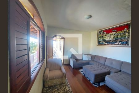 Casa à venda com 4 quartos, 240m² em Linda Vista, Contagem