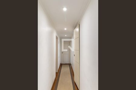 Corredor de apartamento à venda com 3 quartos, 128m² em Vila Uberabinha, São Paulo